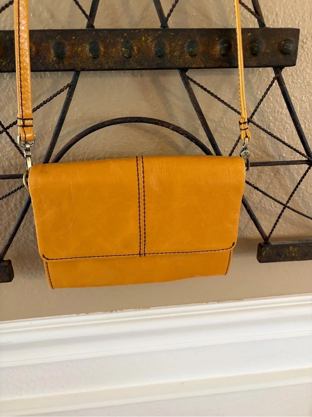Hobo Mustard Yellow Jetty Convertible Shoulder Bag Crossbody Excellent Cond